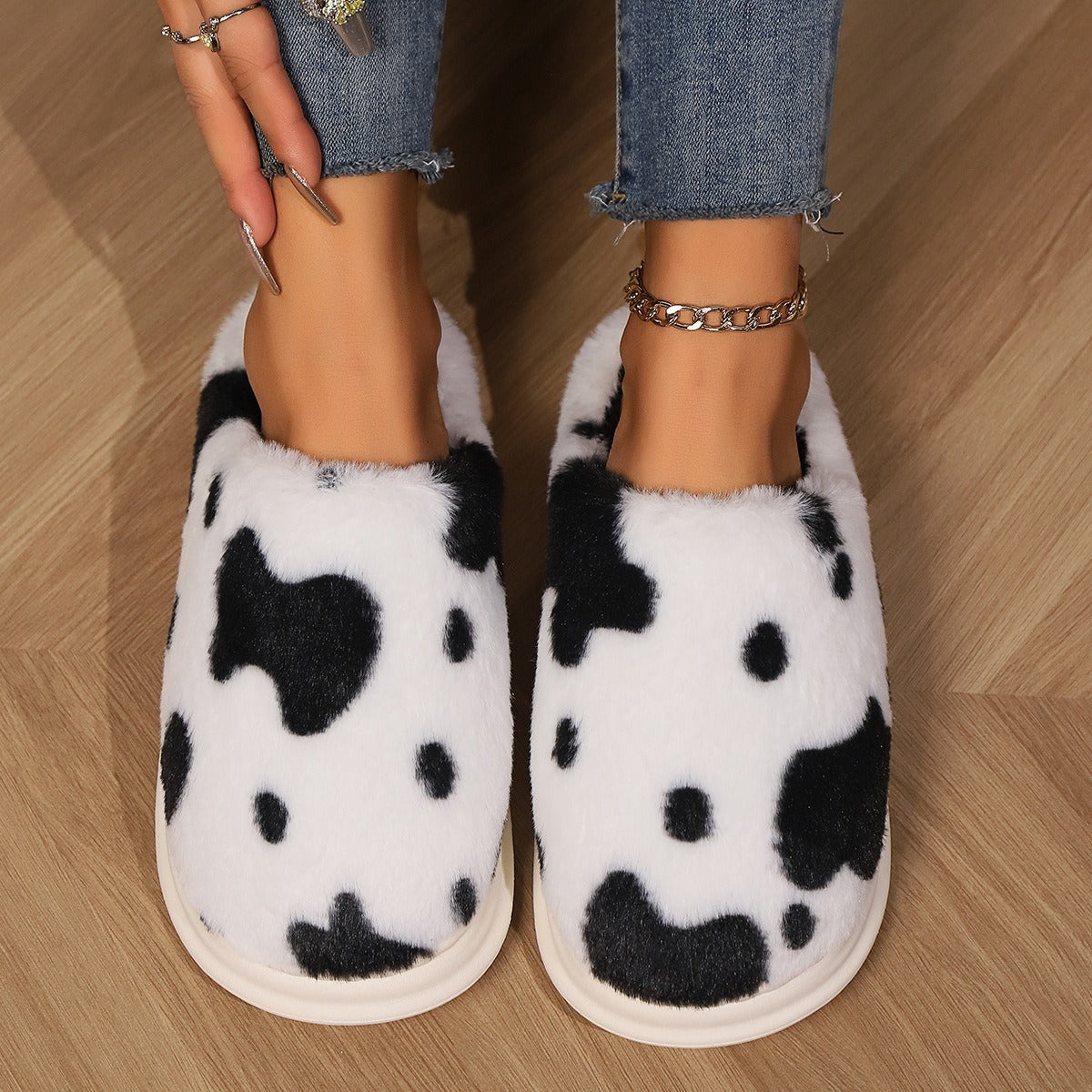 Cute Cow Spotted Plush Slippers Winter Warm Non-slip Bedroom Floor Fuzzy Slipper Couple Women House Shoes